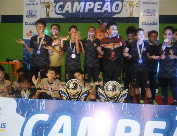 A ECF/Eunápolis brilhou e conquistou os títulos das categorias Sub-08 e Sub-10 no Campeonato Eunapolitano de Base 2025!